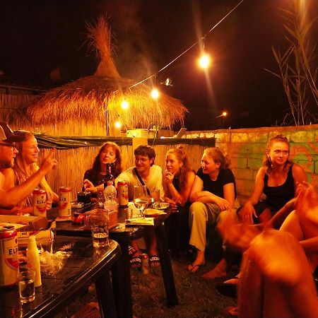 Pinegroove Hostel Vlora Esterno foto