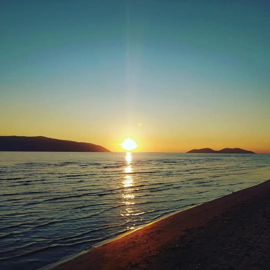Pinegroove Hostel Vlora Esterno foto
