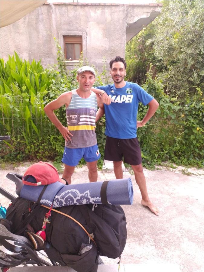 Pinegroove Hostel Vlora Esterno foto