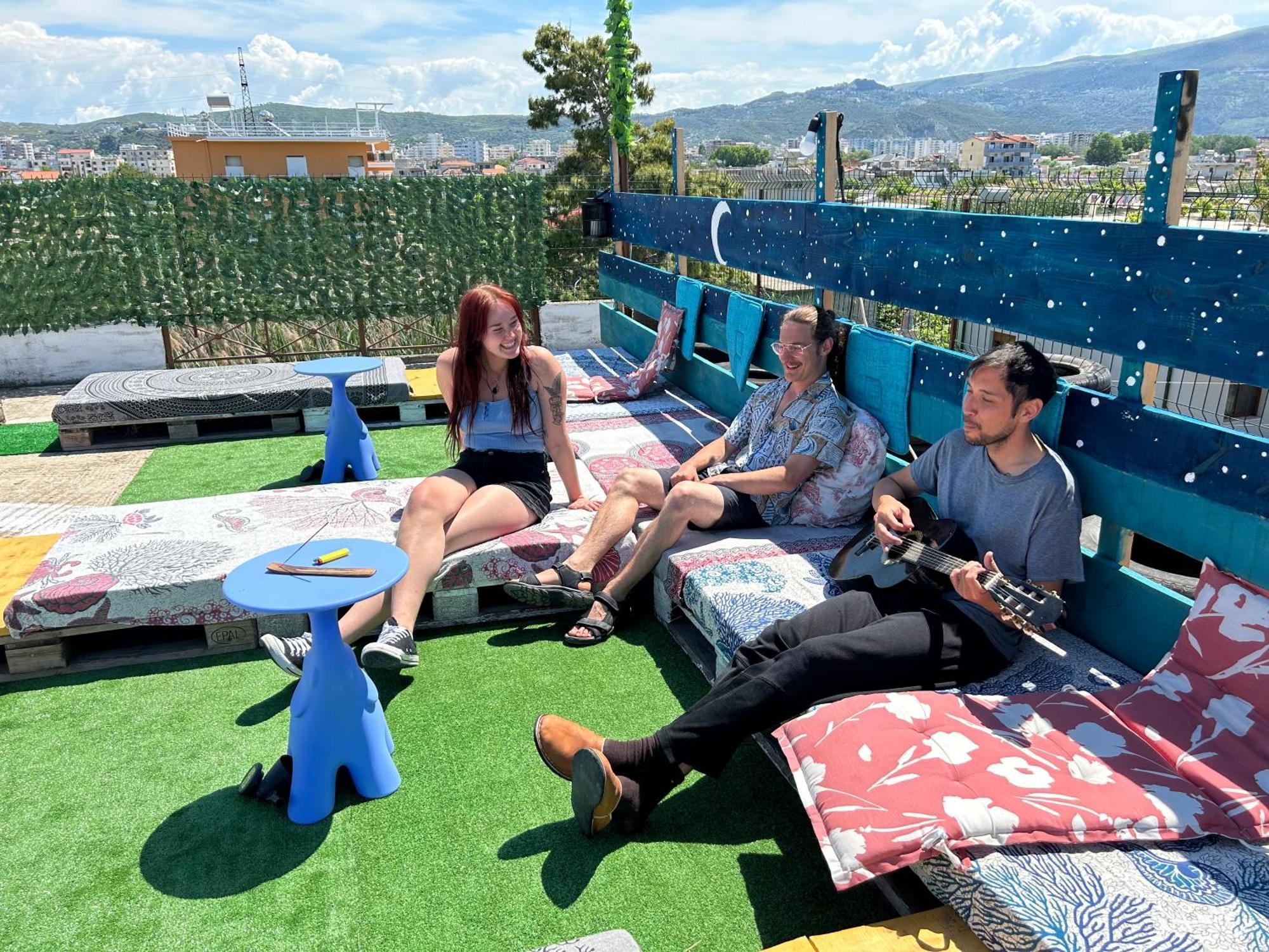Pinegroove Hostel Vlora Esterno foto